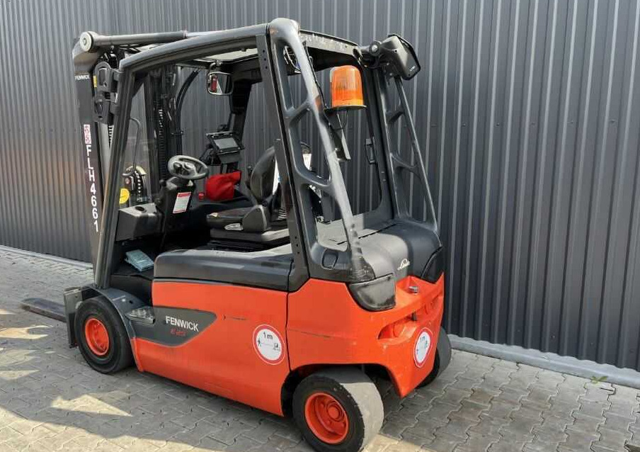 Linde E25L-02 - Elektromos targonca: 3 kép. Linde E25L-02 - Elektromos targonca: 3 kép.