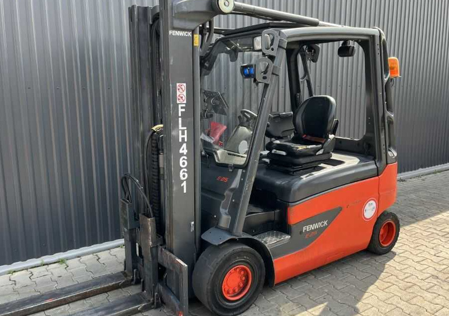Linde E25L-02 - Elektromos targonca: 1 kép. Linde E25L-02 - Elektromos targonca: 1 kép.