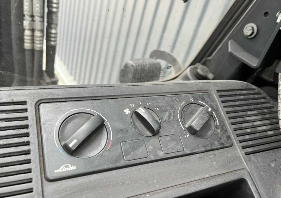 Linde E35HL-01 - Elektromos targonca: 5 kép. Linde E35HL-01 - Elektromos targonca: 5 kép.