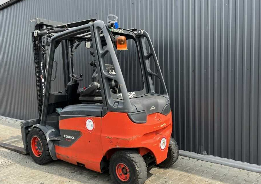 Linde E40H-01/600 - Elektromos targonca: 3 kép. Linde E40H-01/600 - Elektromos targonca: 3 kép.
