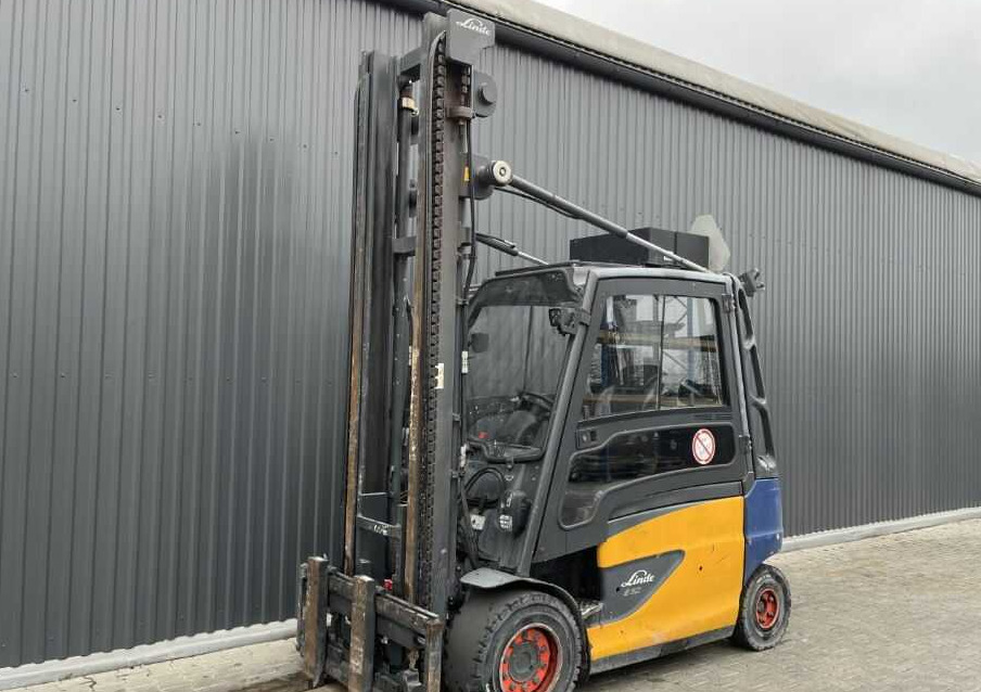Linde E50HL-01/600 - Elektromos targonca: 1 kép. Linde E50HL-01/600 - Elektromos targonca: 1 kép.