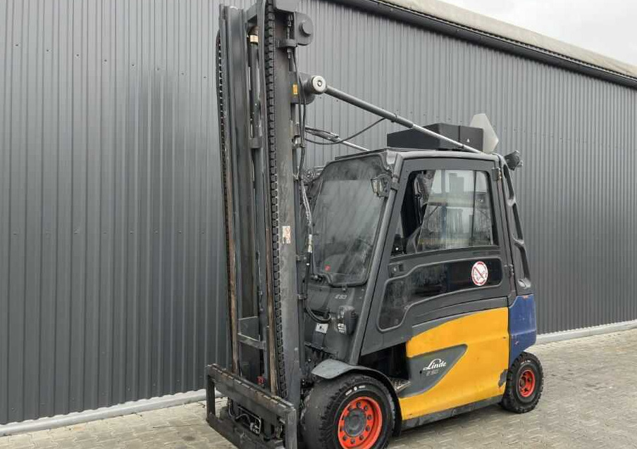 Linde E50HL-01/600 - Elektromos targonca: 1 kép. Linde E50HL-01/600 - Elektromos targonca: 1 kép.