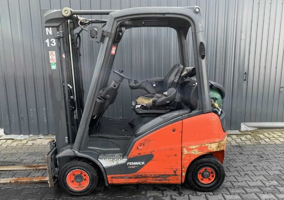 Linde H14T-01 - Gázüzemű targonca: 2 kép. Linde H14T-01 - Gázüzemű targonca: 2 kép.
