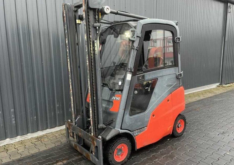 Linde H14T-01 - Gázüzemű targonca: 1 kép. Linde H14T-01 - Gázüzemű targonca: 1 kép.