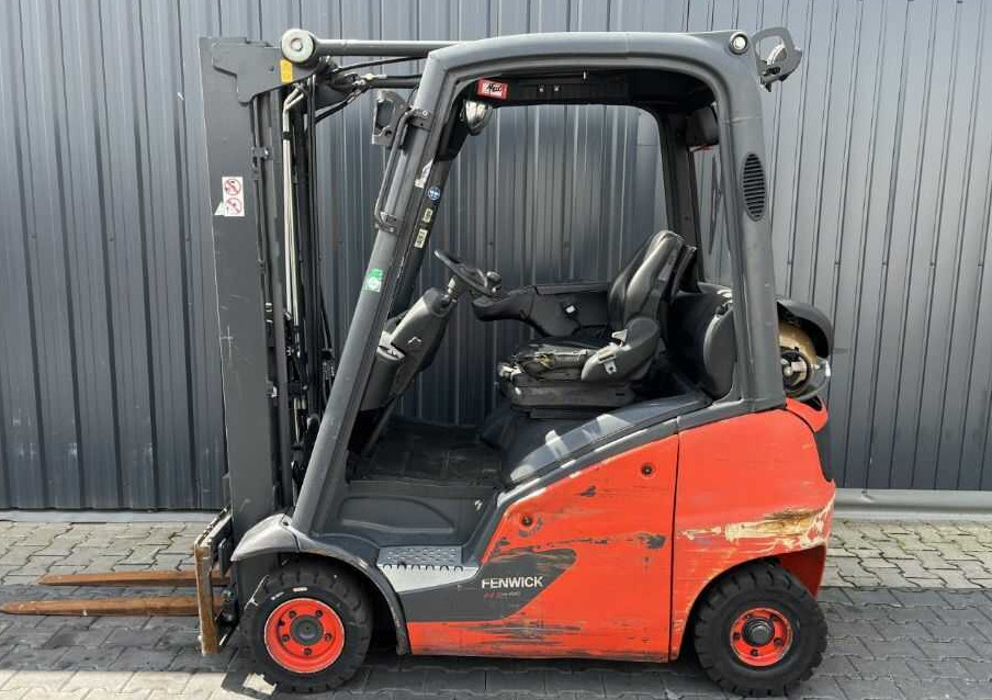 Linde H16T-01 - Gázüzemű targonca: 2 kép. Linde H16T-01 - Gázüzemű targonca: 2 kép.