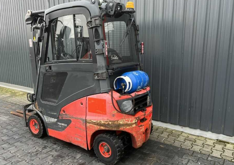 Linde H16T-01 - Gázüzemű targonca: 3 kép. Linde H16T-01 - Gázüzemű targonca: 3 kép.