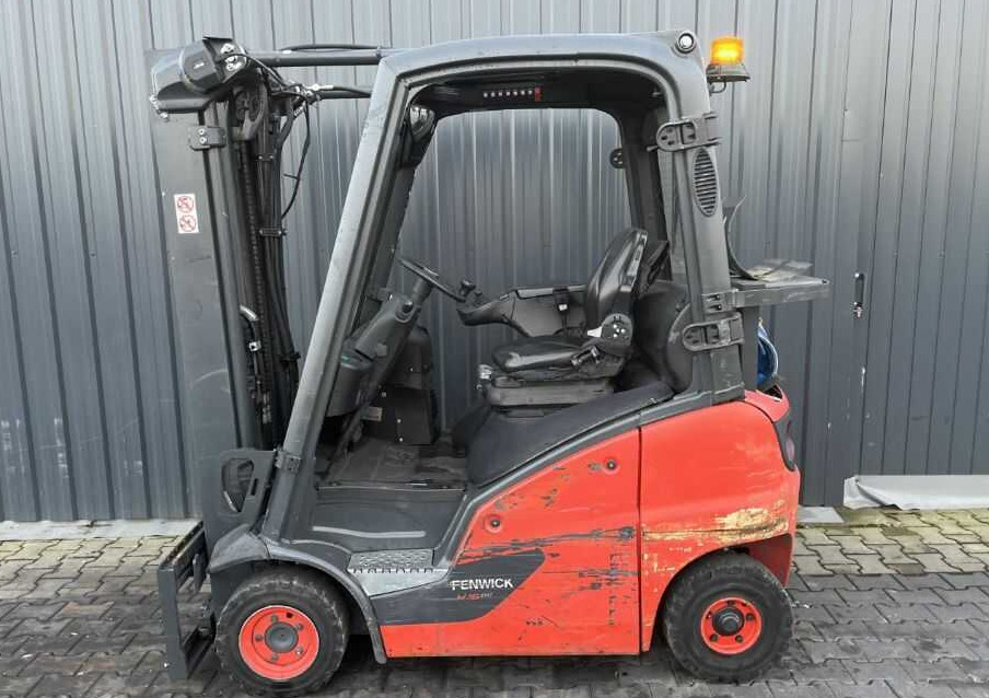 Linde H16T-01 - Gázüzemű targonca: 2 kép. Linde H16T-01 - Gázüzemű targonca: 2 kép.