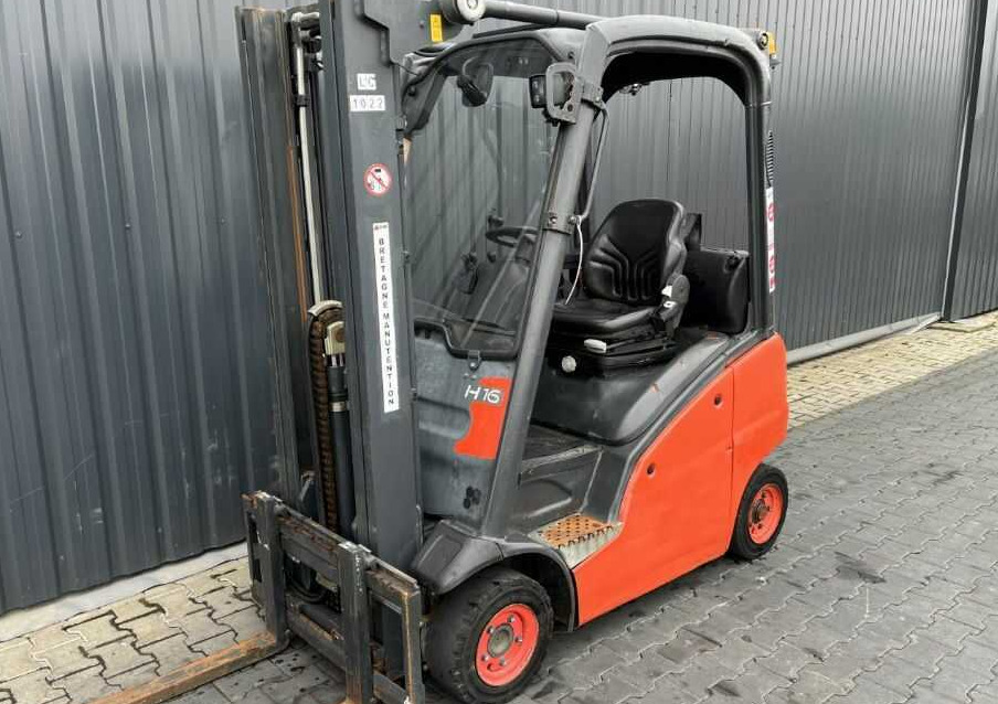 Linde H16T-01 - Gázüzemű targonca: 1 kép. Linde H16T-01 - Gázüzemű targonca: 1 kép.