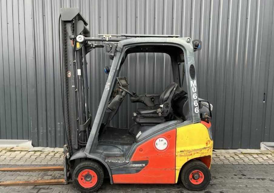 Linde H16T-01 - Gázüzemű targonca: 2 kép. Linde H16T-01 - Gázüzemű targonca: 2 kép.
