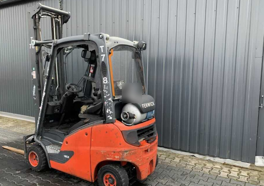 Linde H16T-01 - Gázüzemű targonca: 3 kép. Linde H16T-01 - Gázüzemű targonca: 3 kép.