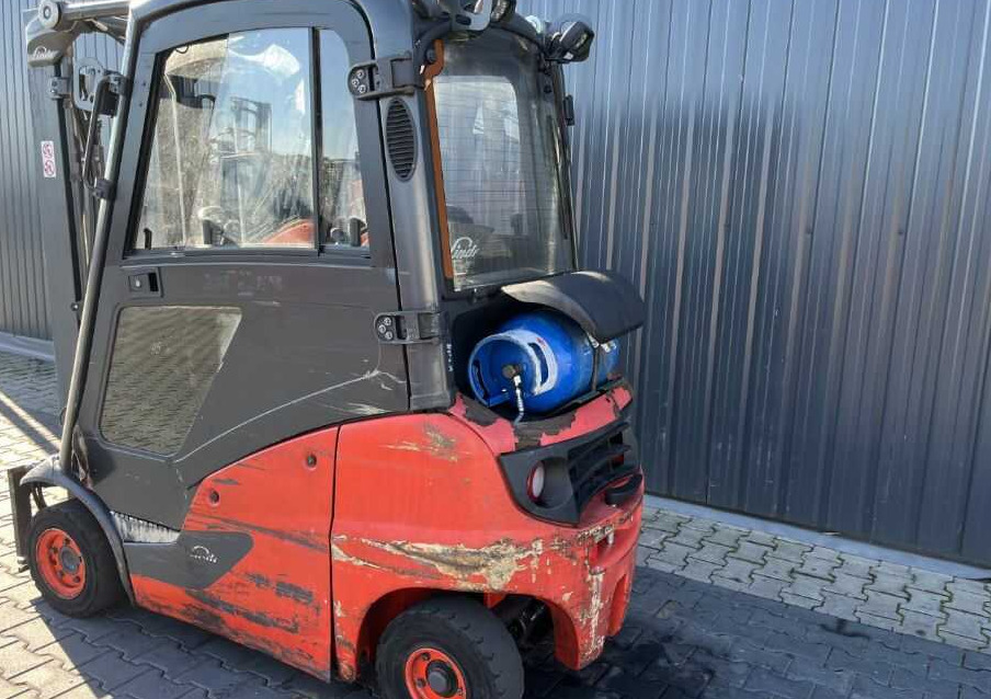 Linde H18T-01 - Gázüzemű targonca: 3 kép. Linde H18T-01 - Gázüzemű targonca: 3 kép.