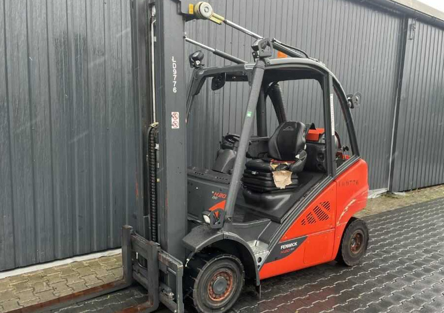 Linde H20T-01/600 - Gázüzemű targonca: 1 kép. Linde H20T-01/600 - Gázüzemű targonca: 1 kép.