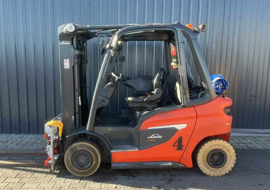 Linde H20T-01/600 - Gázüzemű targonca: 2 kép. Linde H20T-01/600 - Gázüzemű targonca: 2 kép.