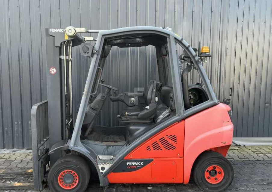 Linde H20T-02/600 - Gázüzemű targonca: 2 kép. Linde H20T-02/600 - Gázüzemű targonca: 2 kép.
