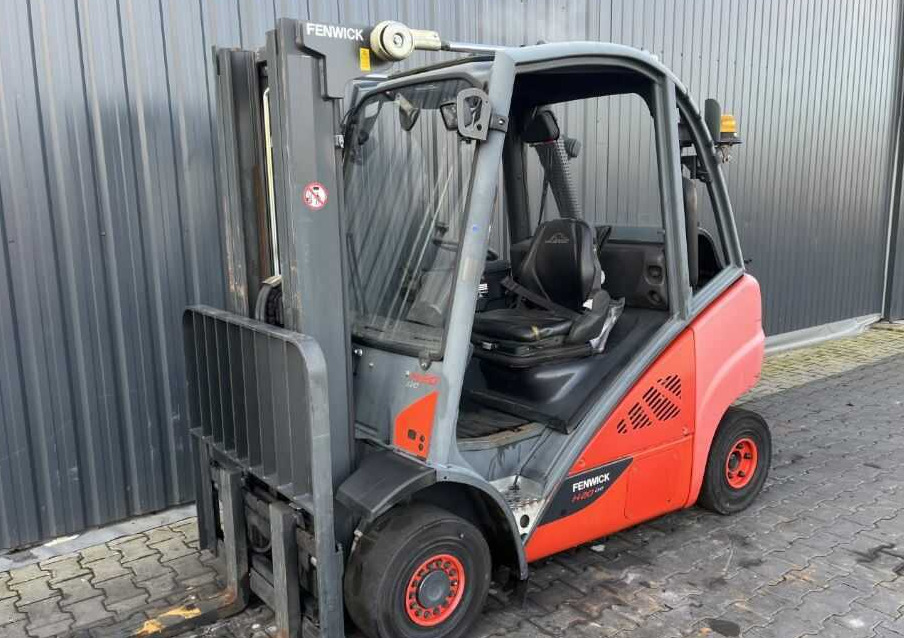 Linde H20T-02/600 - Gázüzemű targonca: 1 kép. Linde H20T-02/600 - Gázüzemű targonca: 1 kép.