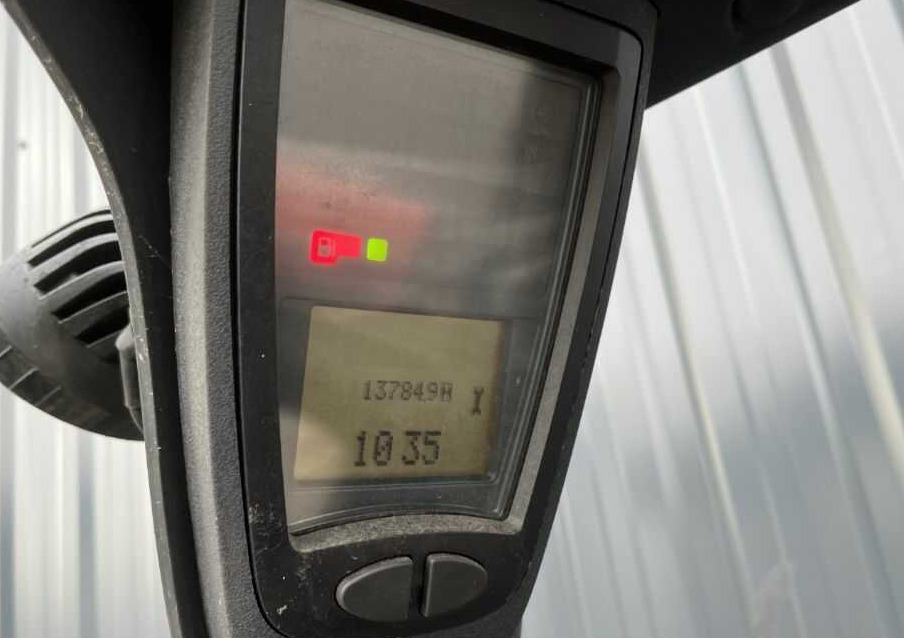 Linde H20T-02/600 - Gázüzemű targonca: 5 kép. Linde H20T-02/600 - Gázüzemű targonca: 5 kép.