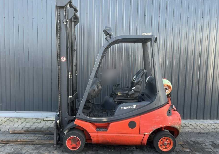 Linde H20T-03 - Gázüzemű targonca: 2 kép. Linde H20T-03 - Gázüzemű targonca: 2 kép.