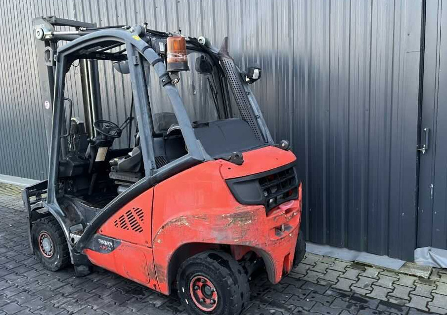 Linde H25T-01 - Gázüzemű targonca: 3 kép. Linde H25T-01 - Gázüzemű targonca: 3 kép.