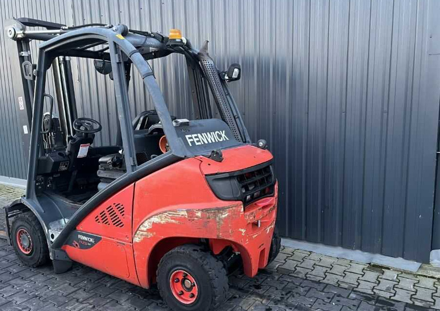 Linde H25T-01 - Gázüzemű targonca: 3 kép. Linde H25T-01 - Gázüzemű targonca: 3 kép.