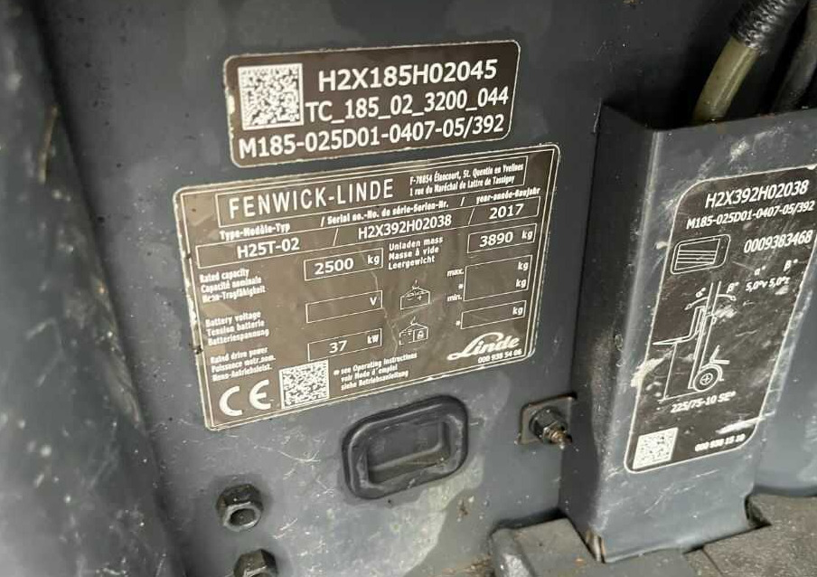 Linde H25T-01 - Gázüzemű targonca: 4 kép. Linde H25T-01 - Gázüzemű targonca: 4 kép.