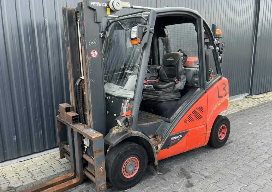 Linde H25T-02 - Gázüzemű targonca: 1 kép. Linde H25T-02 - Gázüzemű targonca: 1 kép.