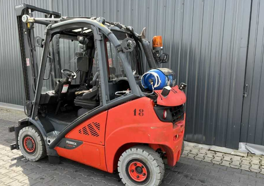 Linde H25T-02 - Gázüzemű targonca: 3 kép. Linde H25T-02 - Gázüzemű targonca: 3 kép.