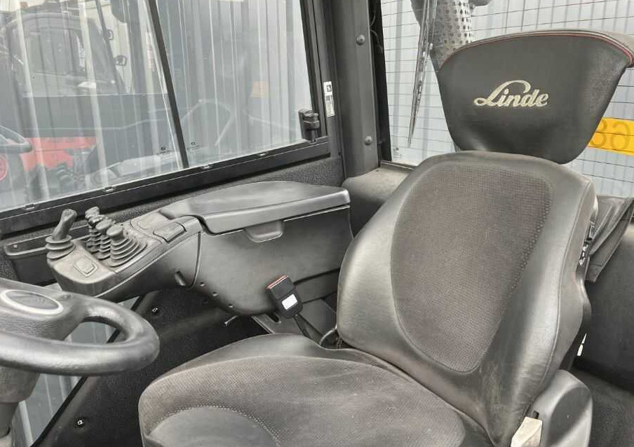 Linde H30D-02 lízing Linde H30D-02: 8 kép. Linde H30D-02 lízing Linde H30D-02: 8 kép.