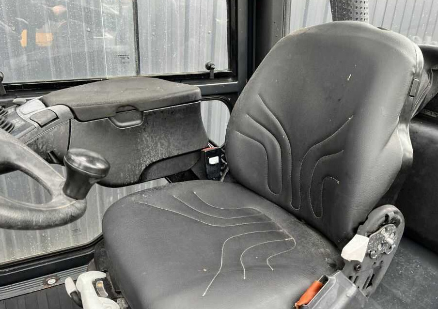 Linde H30T-02 - Gázüzemű targonca: 2 kép. Linde H30T-02 - Gázüzemű targonca: 2 kép.