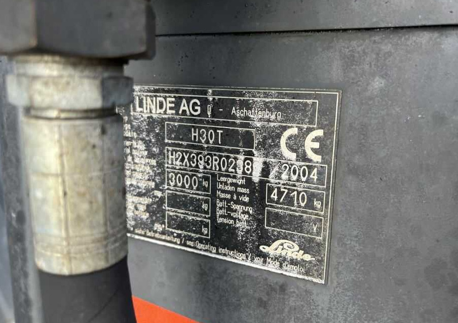 Linde H30T - Gázüzemű targonca: 4 kép. Linde H30T - Gázüzemű targonca: 4 kép.