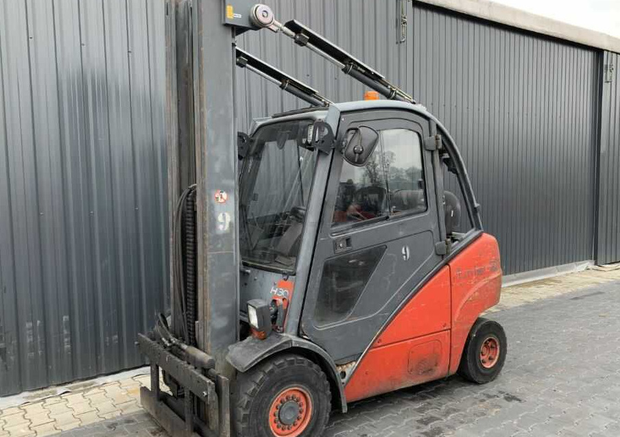 Linde H30T - Gázüzemű targonca: 1 kép. Linde H30T - Gázüzemű targonca: 1 kép.