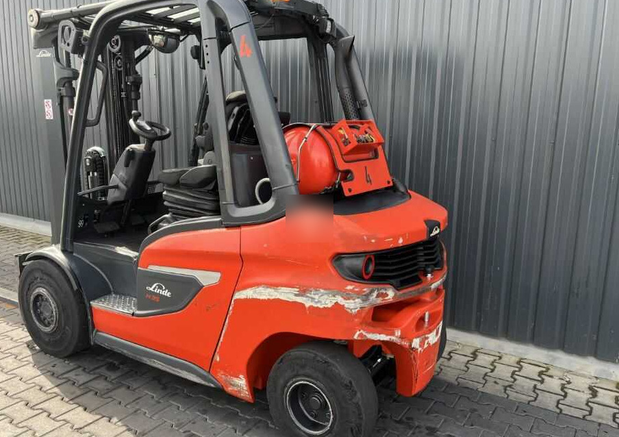 Linde H35T-01 - Gázüzemű targonca: 3 kép. Linde H35T-01 - Gázüzemű targonca: 3 kép.