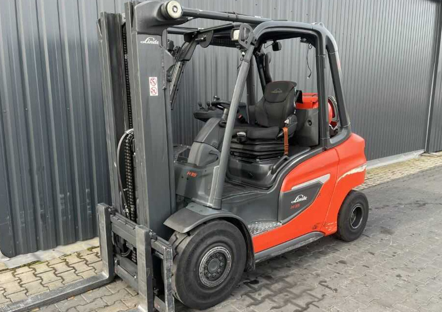 Linde H35T-01 - Gázüzemű targonca: 1 kép. Linde H35T-01 - Gázüzemű targonca: 1 kép.