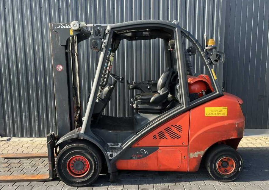 Linde H35T-02 - Gázüzemű targonca: 2 kép. Linde H35T-02 - Gázüzemű targonca: 2 kép.