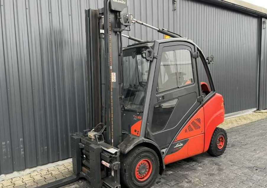 Linde H35T-02 - Gázüzemű targonca: 1 kép. Linde H35T-02 - Gázüzemű targonca: 1 kép.