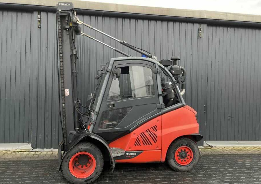 Linde H40T-02 - Gázüzemű targonca: 2 kép. Linde H40T-02 - Gázüzemű targonca: 2 kép.