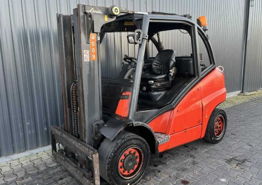Linde H45D - Dízel targonca: 1 kép. Linde H45D - Dízel targonca: 1 kép.