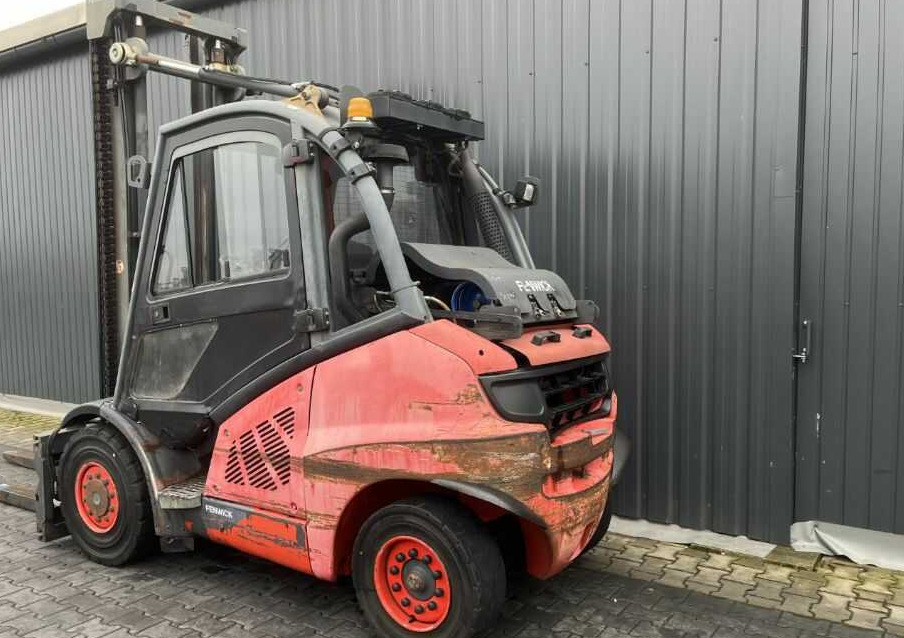 Linde H45T-01 - Gázüzemű targonca: 3 kép. Linde H45T-01 - Gázüzemű targonca: 3 kép.