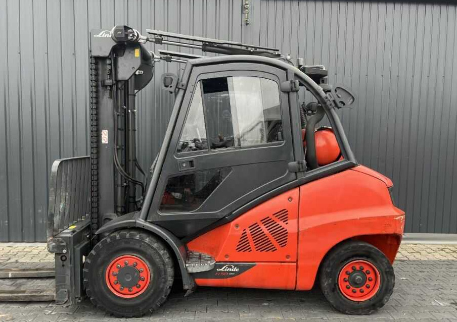 Linde H50T-02/600 - Gázüzemű targonca: 2 kép. Linde H50T-02/600 - Gázüzemű targonca: 2 kép.