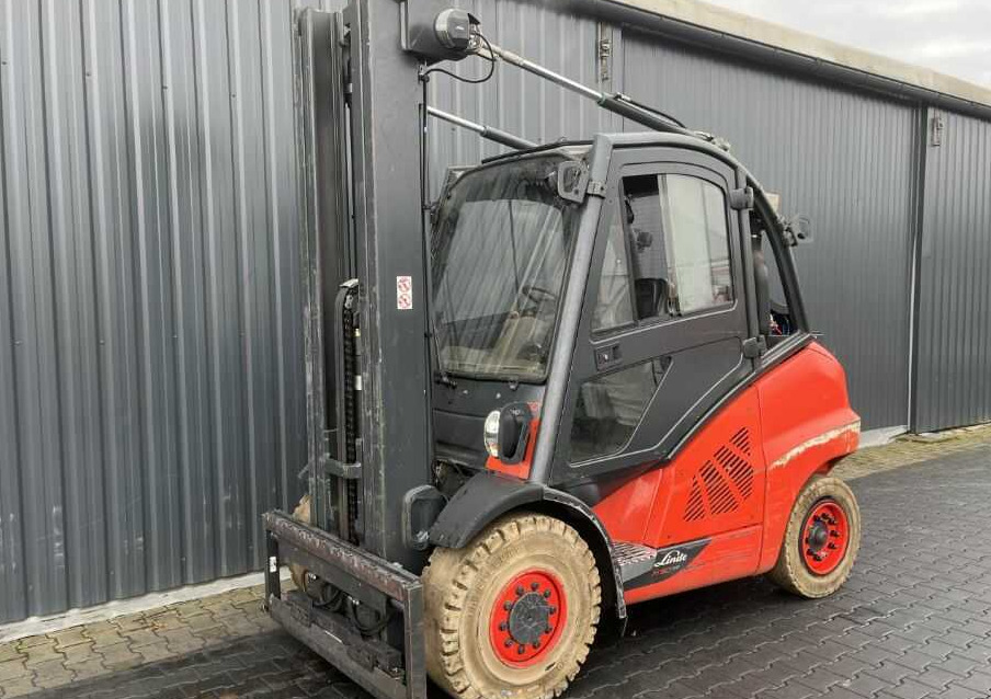 Linde H50T-02/600 - Gázüzemű targonca: 1 kép. Linde H50T-02/600 - Gázüzemű targonca: 1 kép.