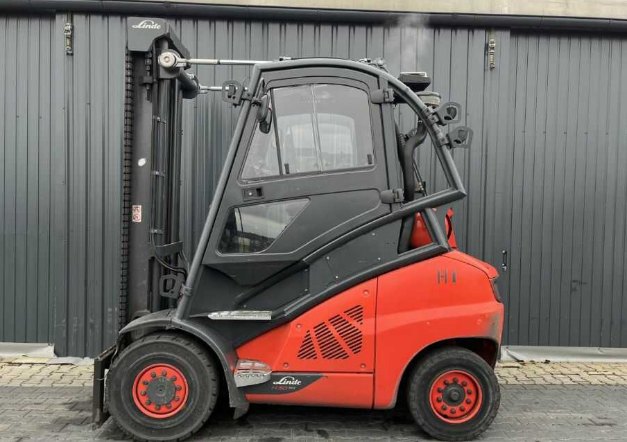 Linde H50T-02 - Gázüzemű targonca: 2 kép. Linde H50T-02 - Gázüzemű targonca: 2 kép.