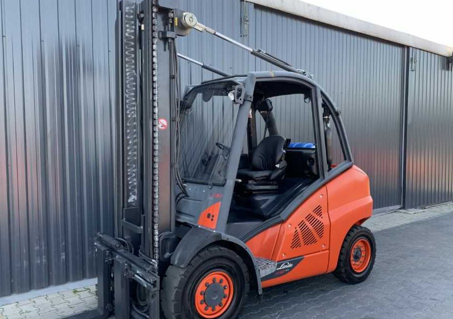 Linde H50T-02 - Gázüzemű targonca: 3 kép. Linde H50T-02 - Gázüzemű targonca: 3 kép.