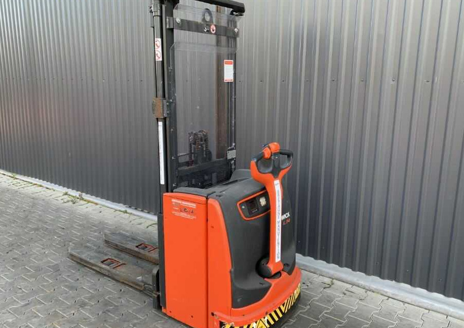 Linde L14 - Emelőtargoncá: 3 kép. Linde L14 - Emelőtargoncá: 3 kép.