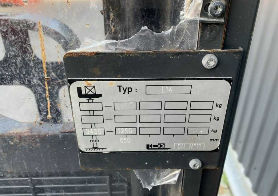 Linde L14 - Emelőtargoncá: 5 kép. Linde L14 - Emelőtargoncá: 5 kép.