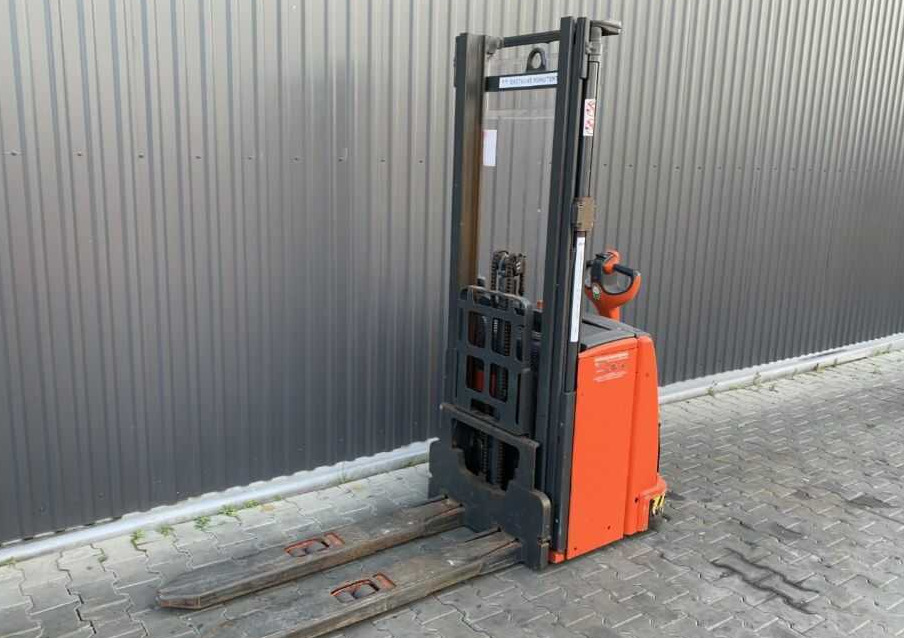 Linde L14 - Emelőtargoncá: 1 kép. Linde L14 - Emelőtargoncá: 1 kép.