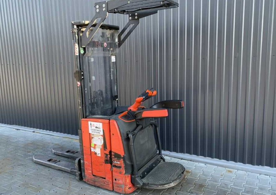 Linde L14AP - Emelőtargoncá: 5 kép. Linde L14AP - Emelőtargoncá: 5 kép.