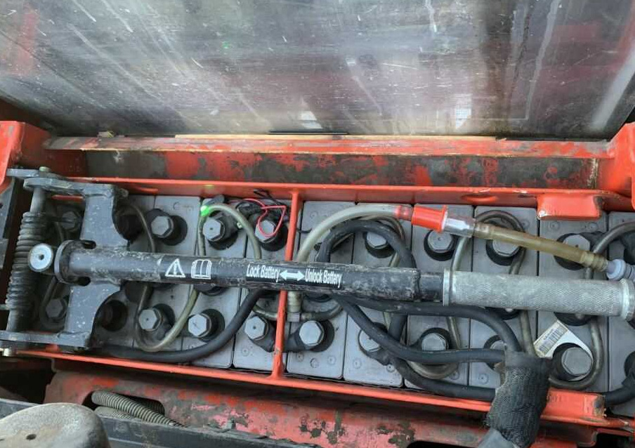Linde L14AP - Emelőtargoncá: 1 kép. Linde L14AP - Emelőtargoncá: 1 kép.
