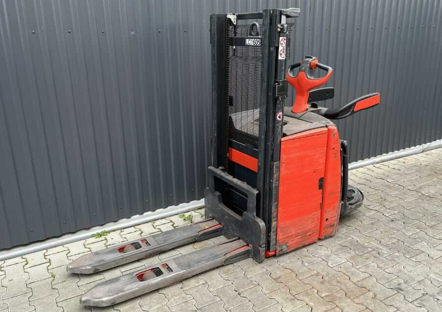 Linde L14LAP - Emelőtargoncá: 1 kép. Linde L14LAP - Emelőtargoncá: 1 kép.
