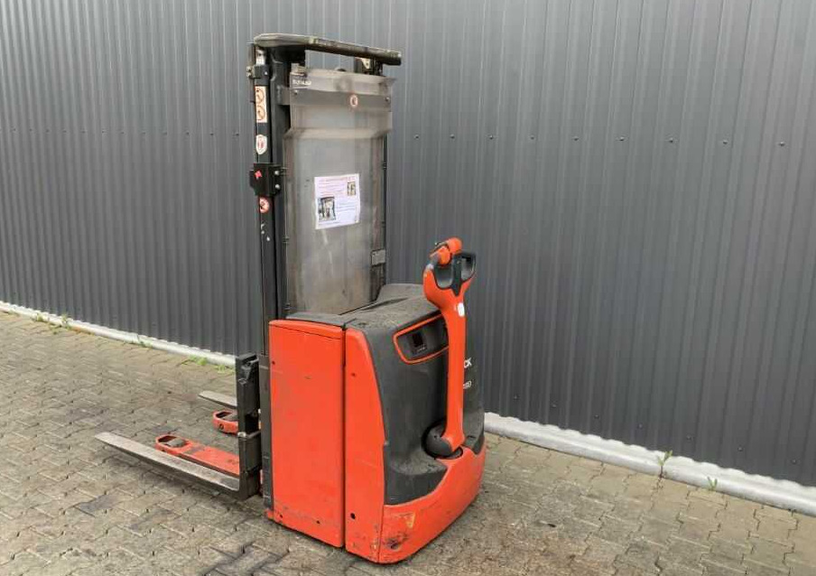 Linde L16 - Emelőtargoncá: 3 kép. Linde L16 - Emelőtargoncá: 3 kép.