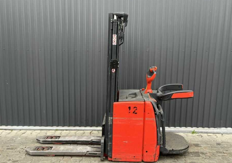 Linde L16AP - Emelőtargoncá: 2 kép. Linde L16AP - Emelőtargoncá: 2 kép.