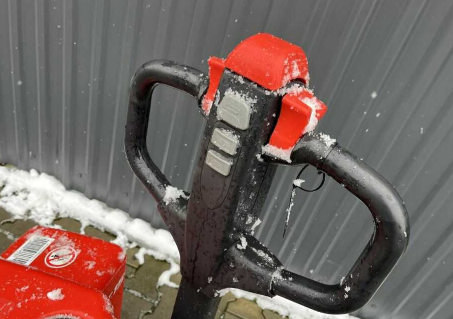 Kézi raklapemelő Linde MT15: 6 kép.